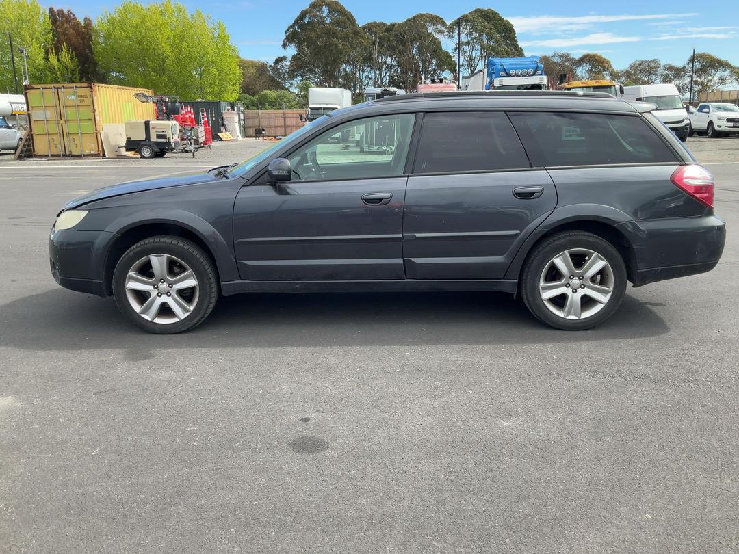 Photo '5' of Subaru Outback I LTD Photo '5' of Subaru Outback I LTD