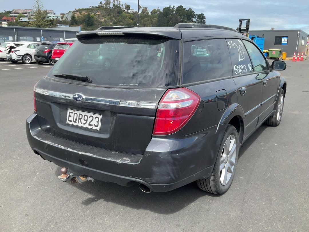 Photo '8' of Subaru Outback I LTD Photo '8' of Subaru Outback I LTD