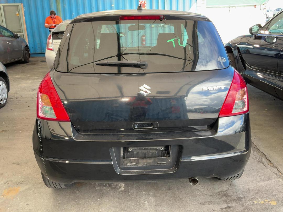 Photo '12' of Suzuki Swift Photo '12' of Suzuki Swift