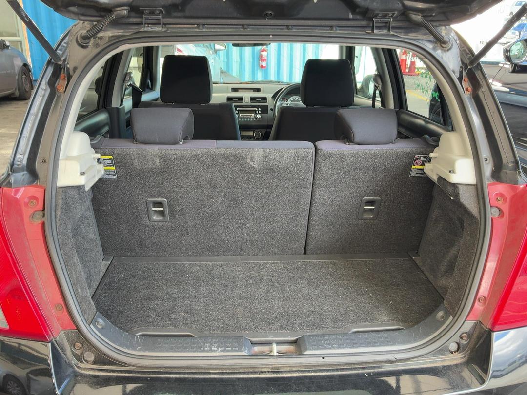 Photo '13' of Suzuki Swift Photo '13' of Suzuki Swift