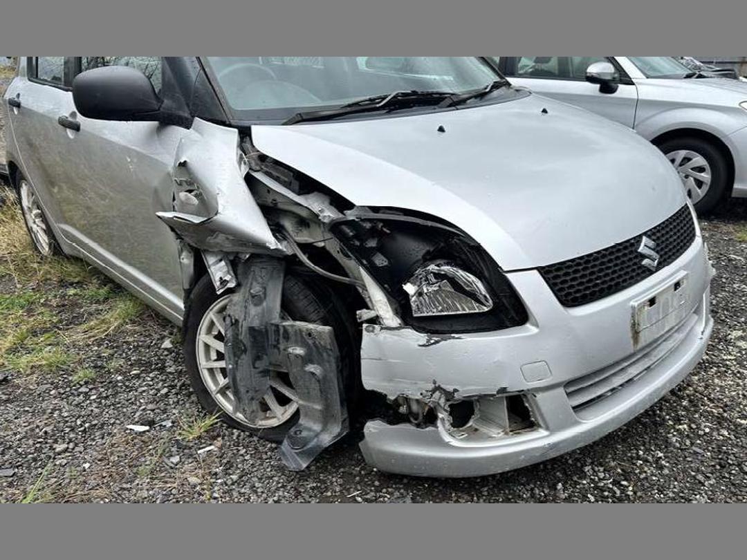 Photo '7' of Suzuki Swift Glxa