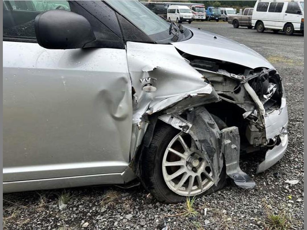 Photo '10' of Suzuki Swift Glxa