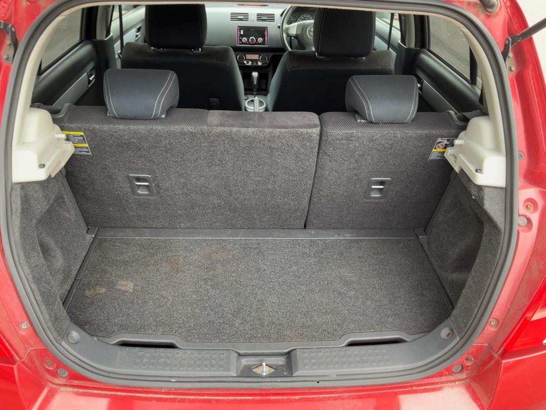 Photo '17' of Suzuki Swift