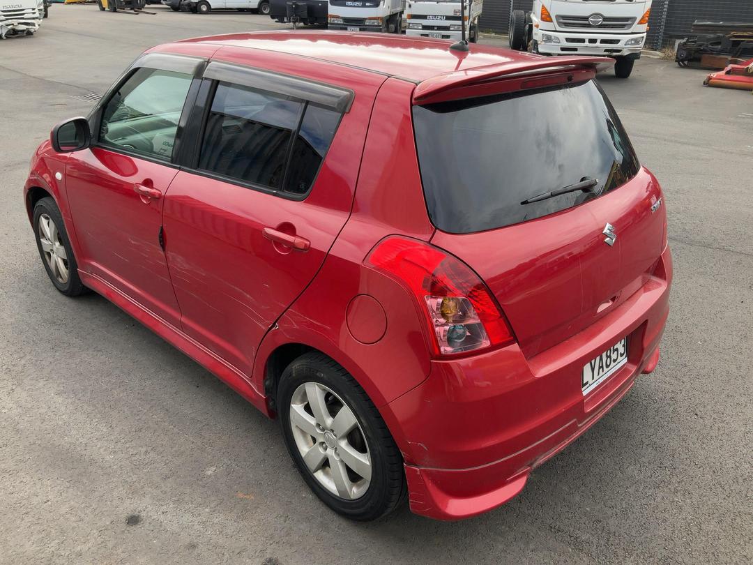 Photo '4' of Suzuki Swift