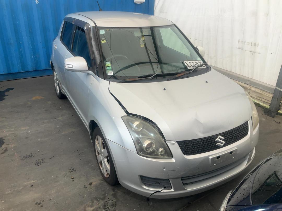 Photo '4' of Suzuki Swift