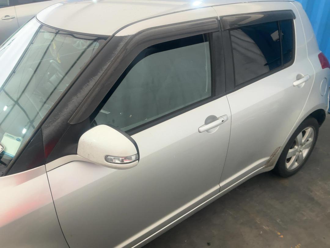 Photo '7' of Suzuki Swift