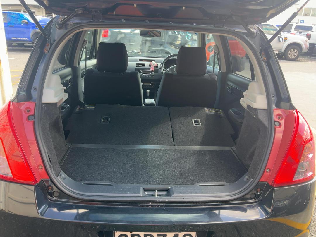 Photo '13' of Suzuki Swift