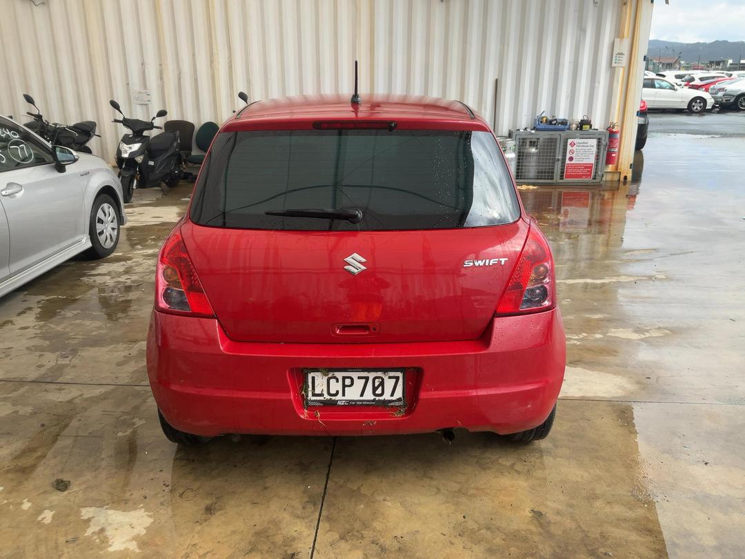 Photo '6' of Suzuki Swift