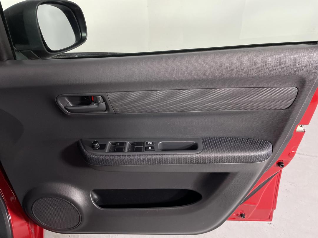 Photo '15' of Suzuki Swift