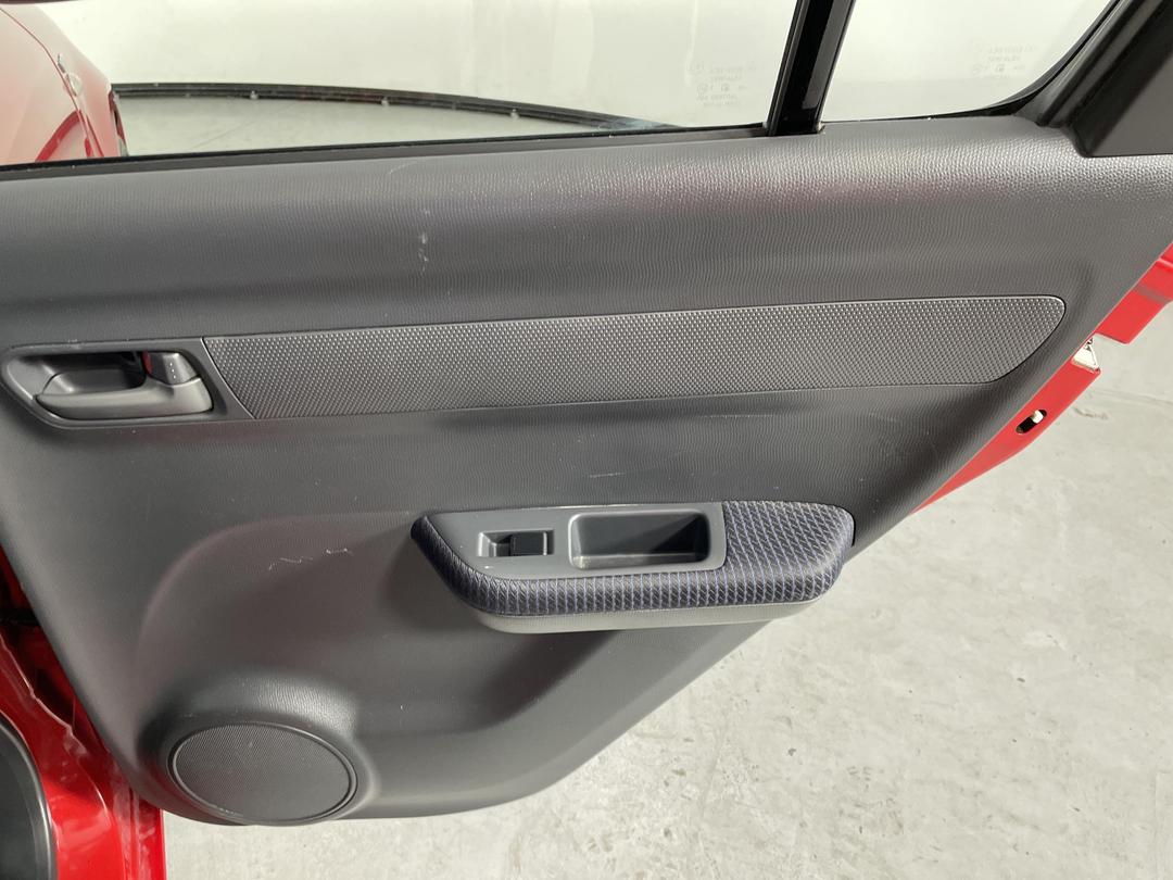 Photo '19' of Suzuki Swift