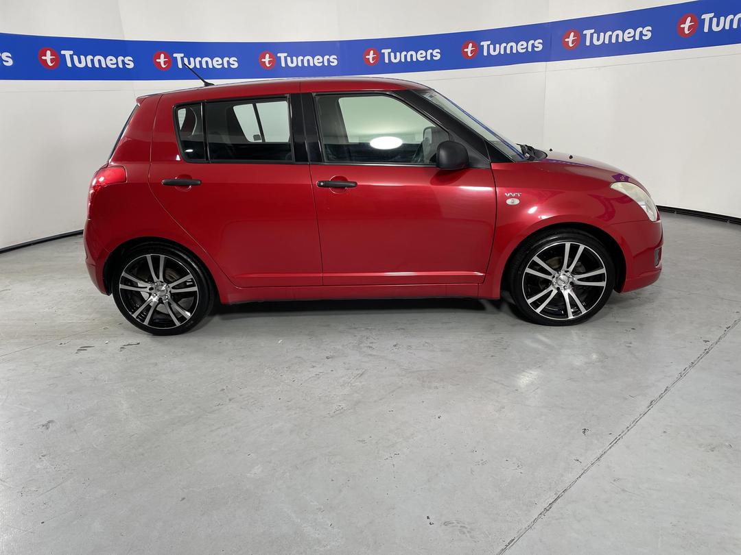 Photo '23' of Suzuki Swift