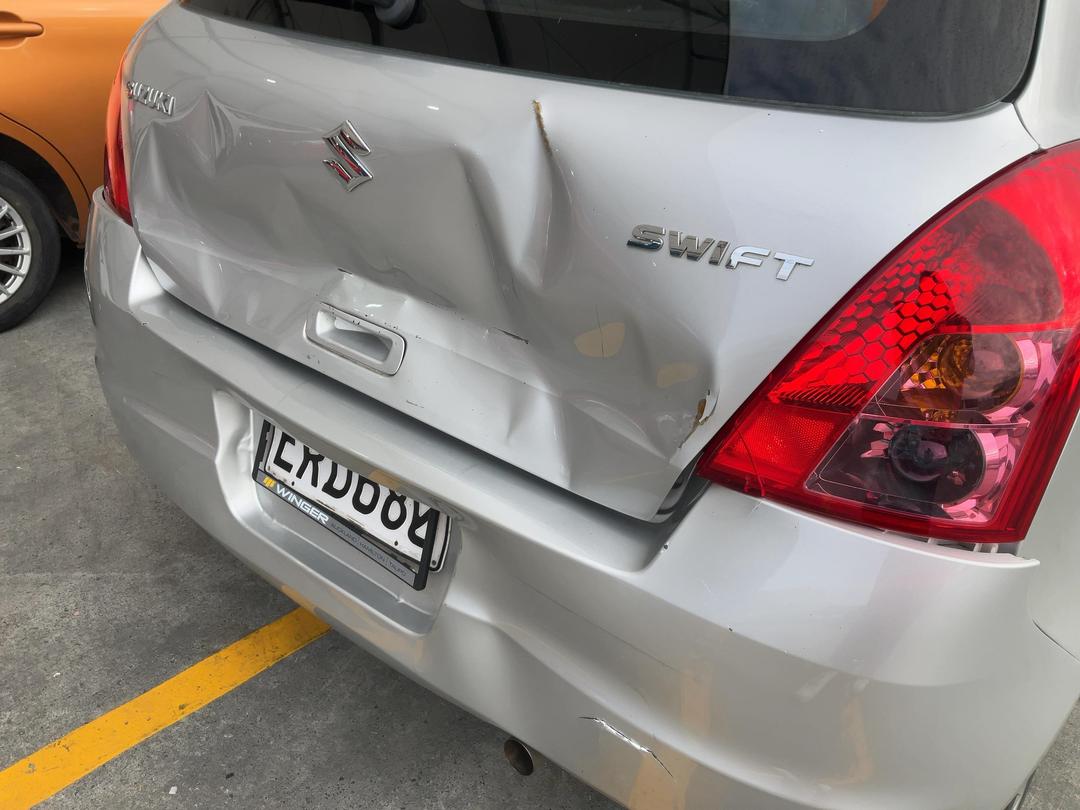 Photo '6' of Suzuki Swift Glxa