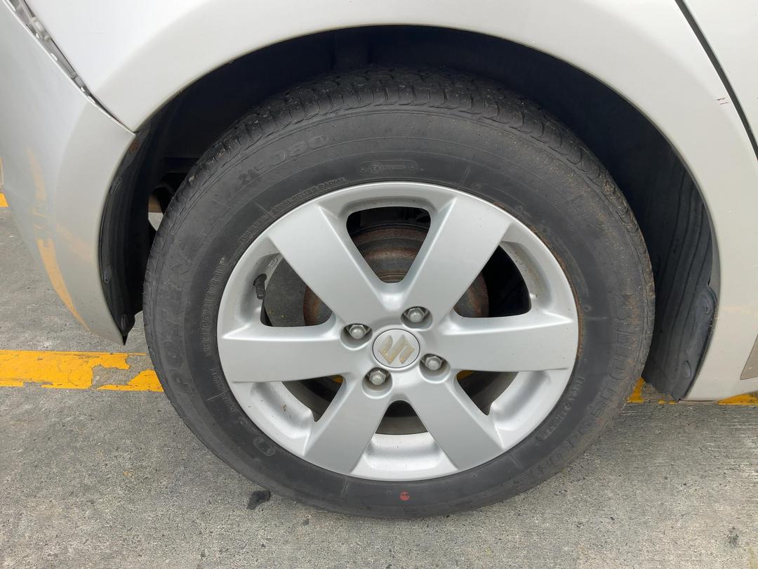 Photo '8' of Suzuki Swift Glxa