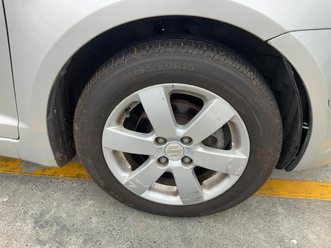 Photo '9' of Suzuki Swift Glxa