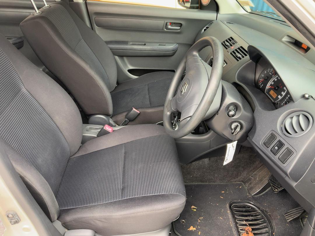 Photo '16' of Suzuki Swift Glxa