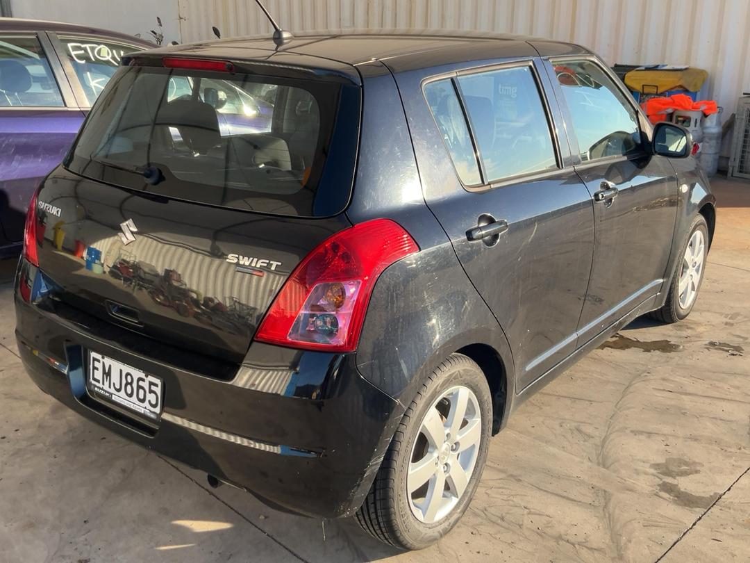 Photo '7' of Suzuki Swift Glxh2 LTD