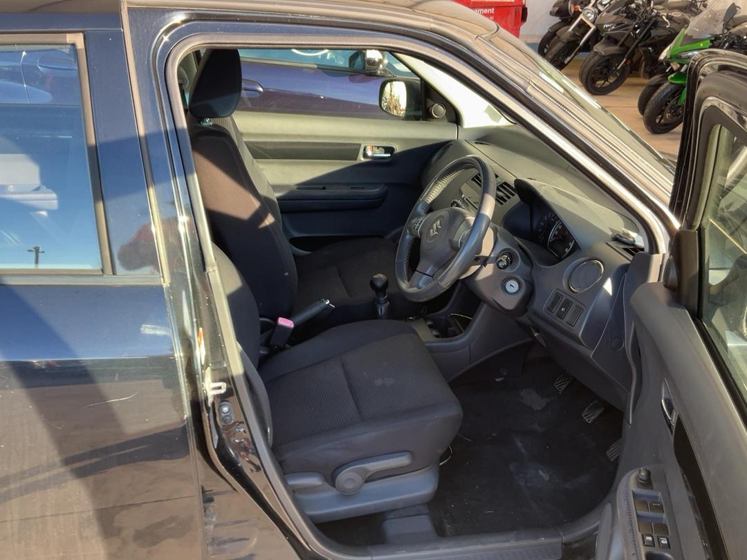 Photo '8' of Suzuki Swift Glxh2 LTD