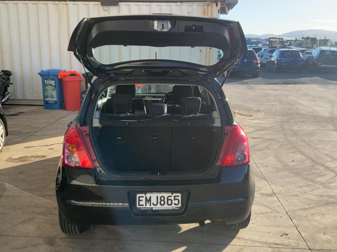 Photo '10' of Suzuki Swift Glxh2 LTD