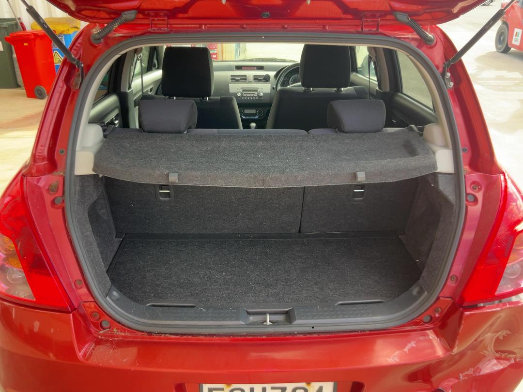 Photo '20' of Suzuki Swift Photo '20' of Suzuki Swift