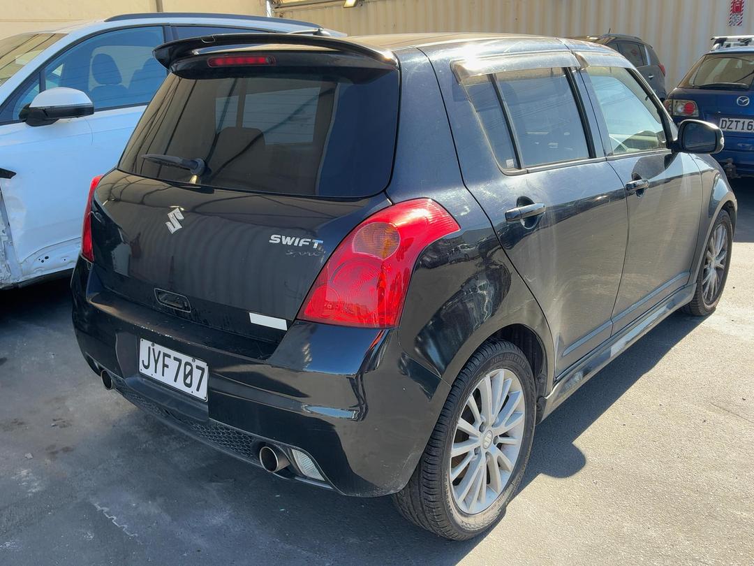 Photo '5' of Suzuki Swift Photo '5' of Suzuki Swift