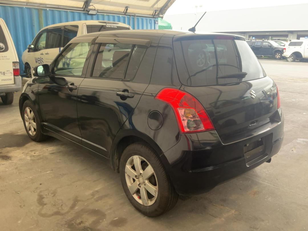 Photo '4' of Suzuki Swift Photo '4' of Suzuki Swift
