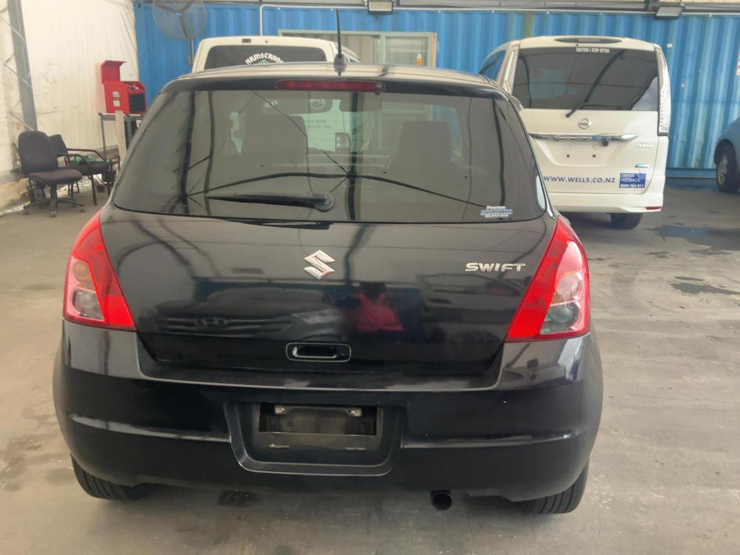 Photo '5' of Suzuki Swift Photo '5' of Suzuki Swift
