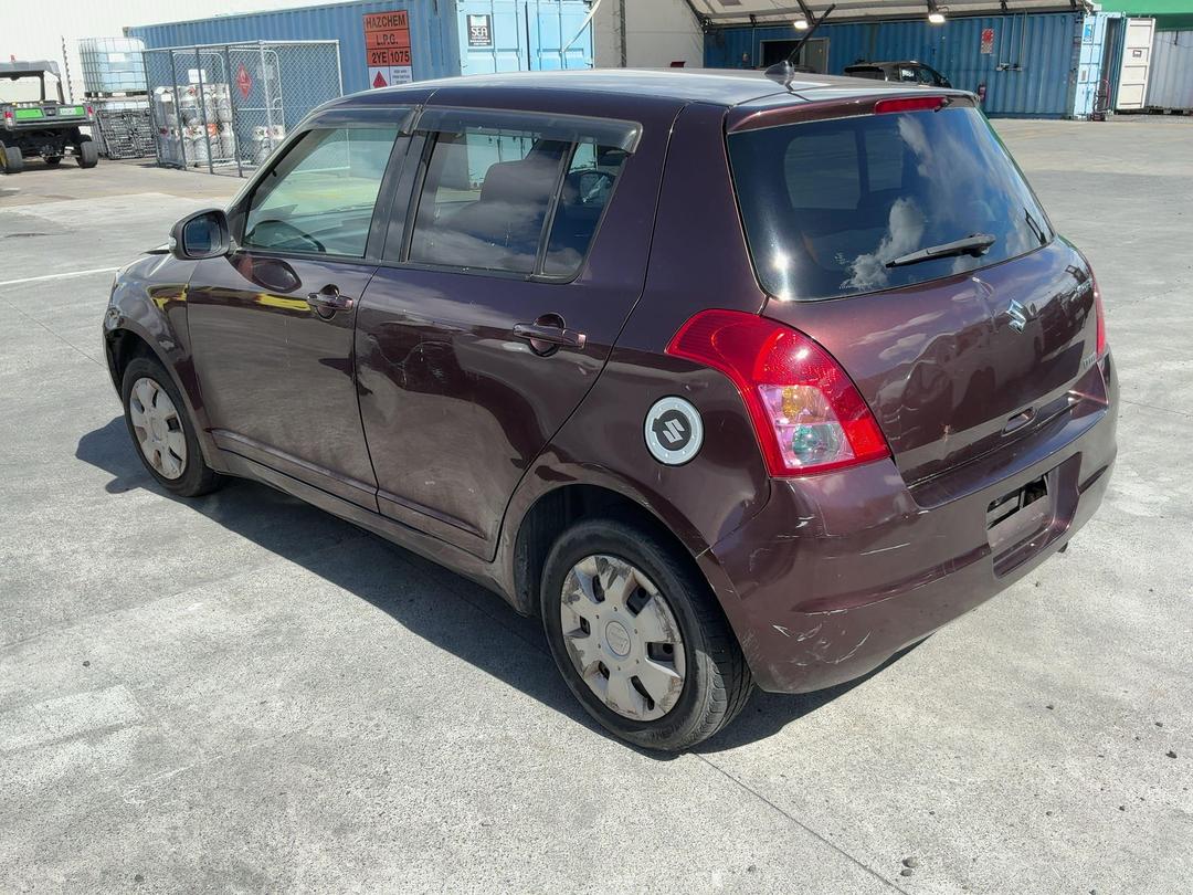 Photo '12' of Suzuki Swift Photo '12' of Suzuki Swift