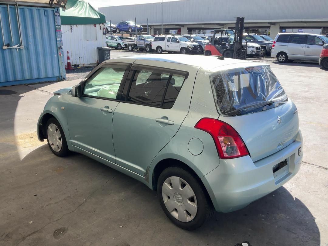 Photo '10' of Suzuki Swift Photo '10' of Suzuki Swift