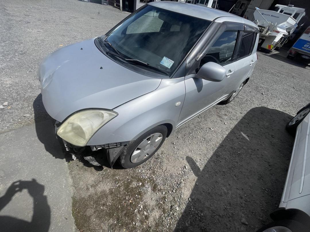 Photo '4' of Suzuki Swift Photo '4' of Suzuki Swift