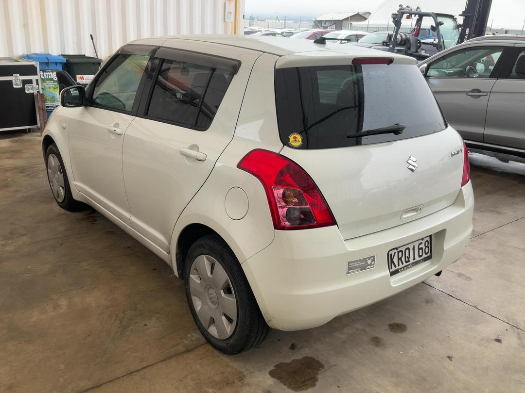 Photo '6' of Suzuki Swift Photo '6' of Suzuki Swift
