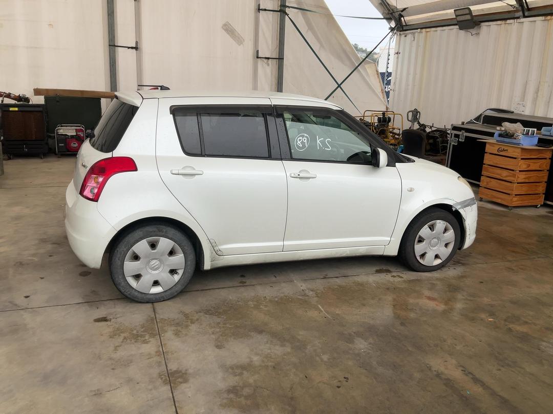 Photo '9' of Suzuki Swift Photo '9' of Suzuki Swift
