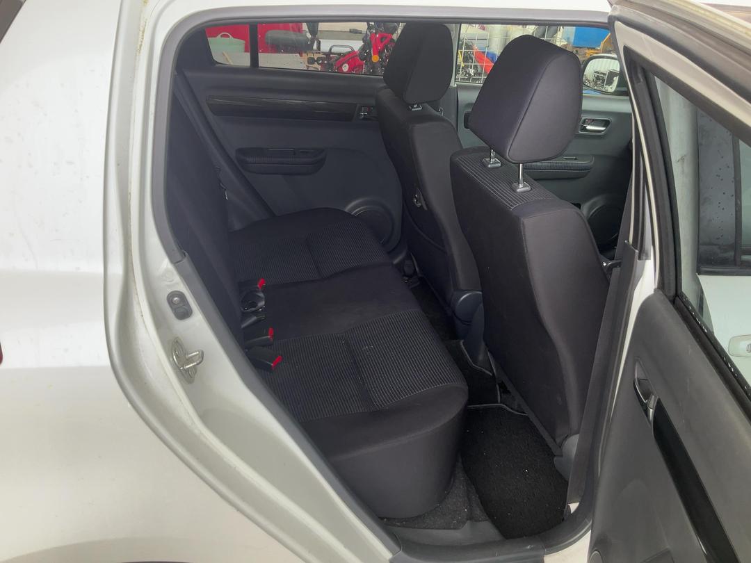 Photo '17' of Suzuki Swift Photo '17' of Suzuki Swift