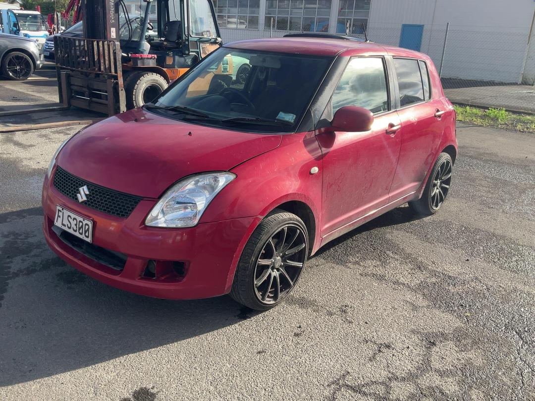 Photo '4' of Suzuki Swift Photo '4' of Suzuki Swift