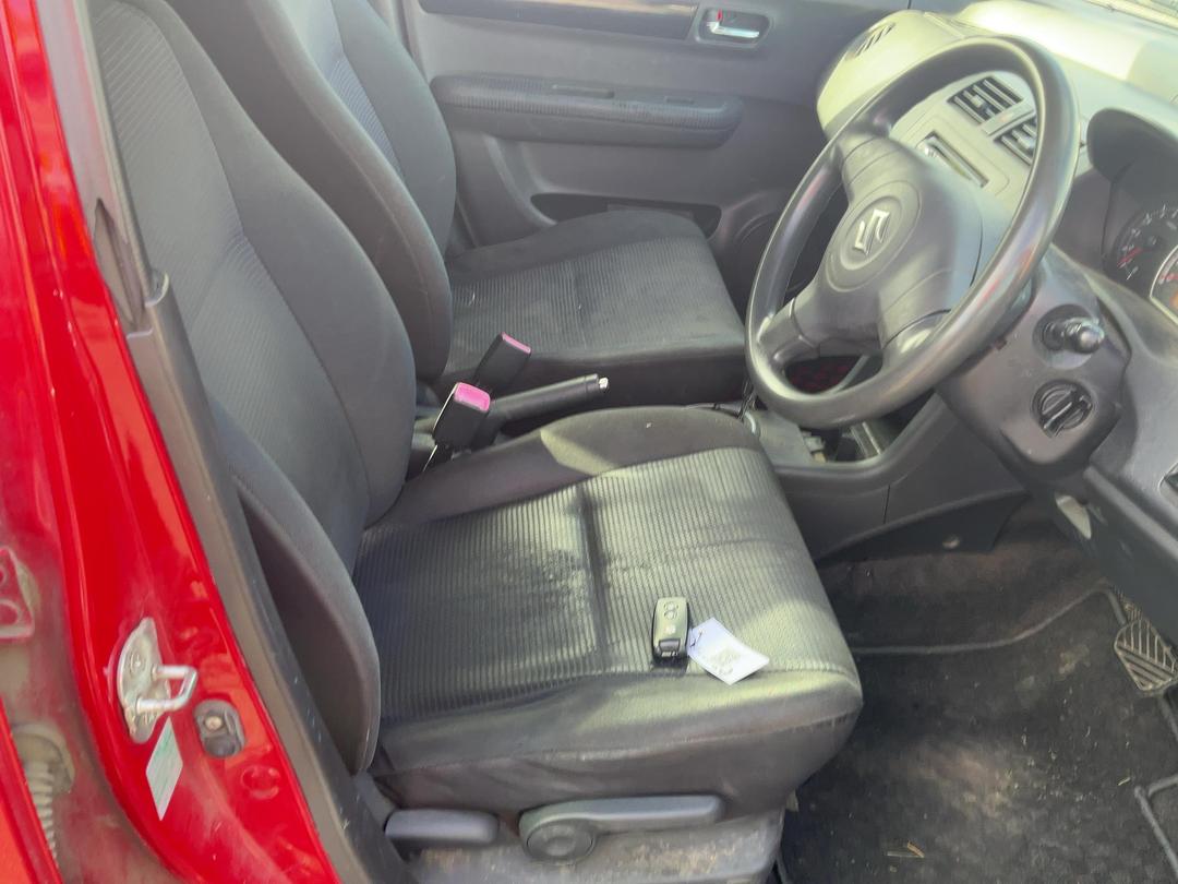 Photo '15' of Suzuki Swift Photo '15' of Suzuki Swift