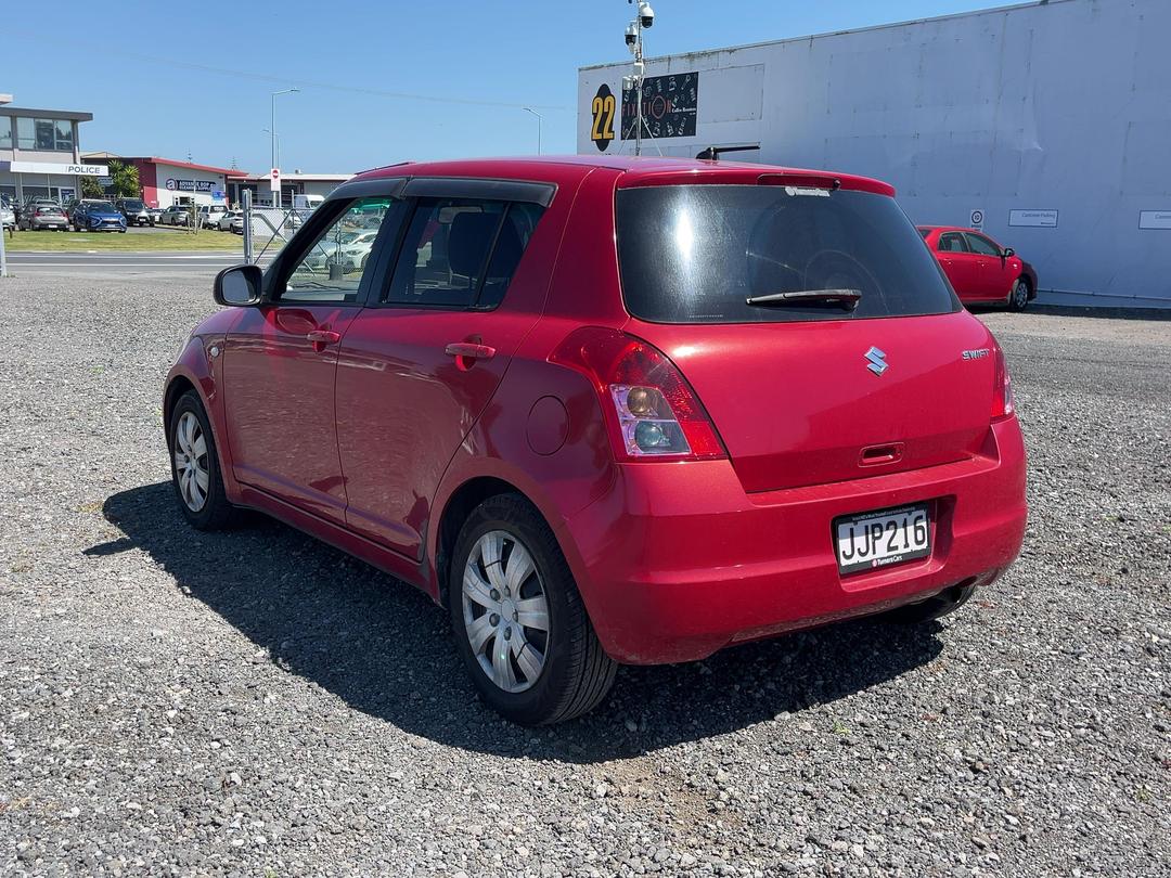 Photo '4' of Suzuki Swift Photo '4' of Suzuki Swift