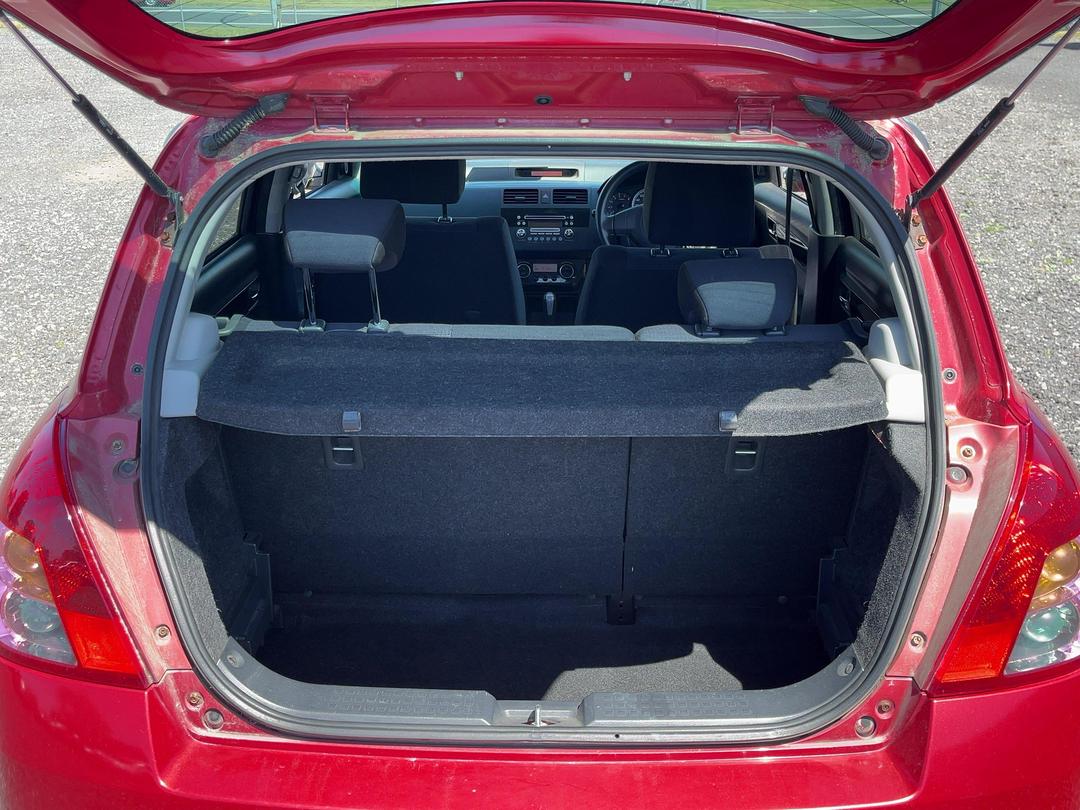 Photo '12' of Suzuki Swift Photo '12' of Suzuki Swift