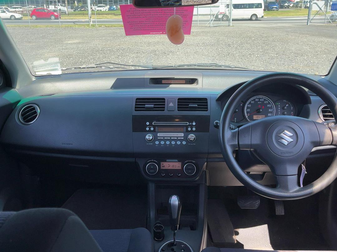 Photo '15' of Suzuki Swift Photo '15' of Suzuki Swift