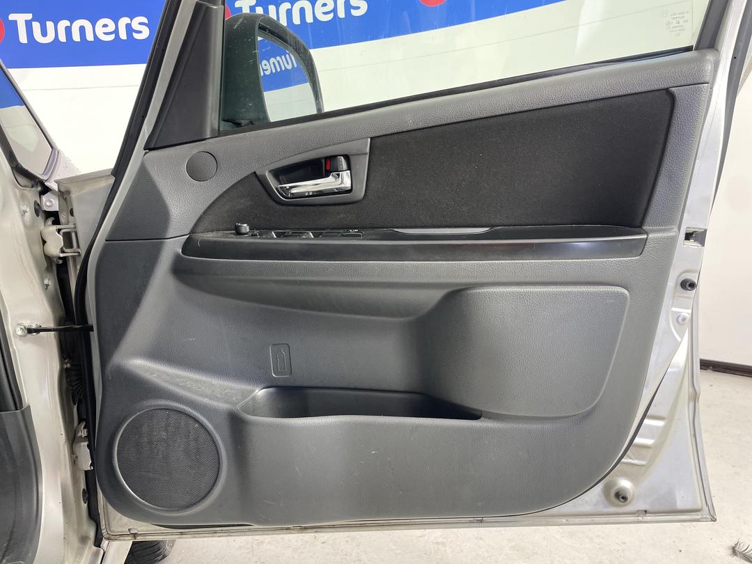 Photo '13' of Suzuki SX4