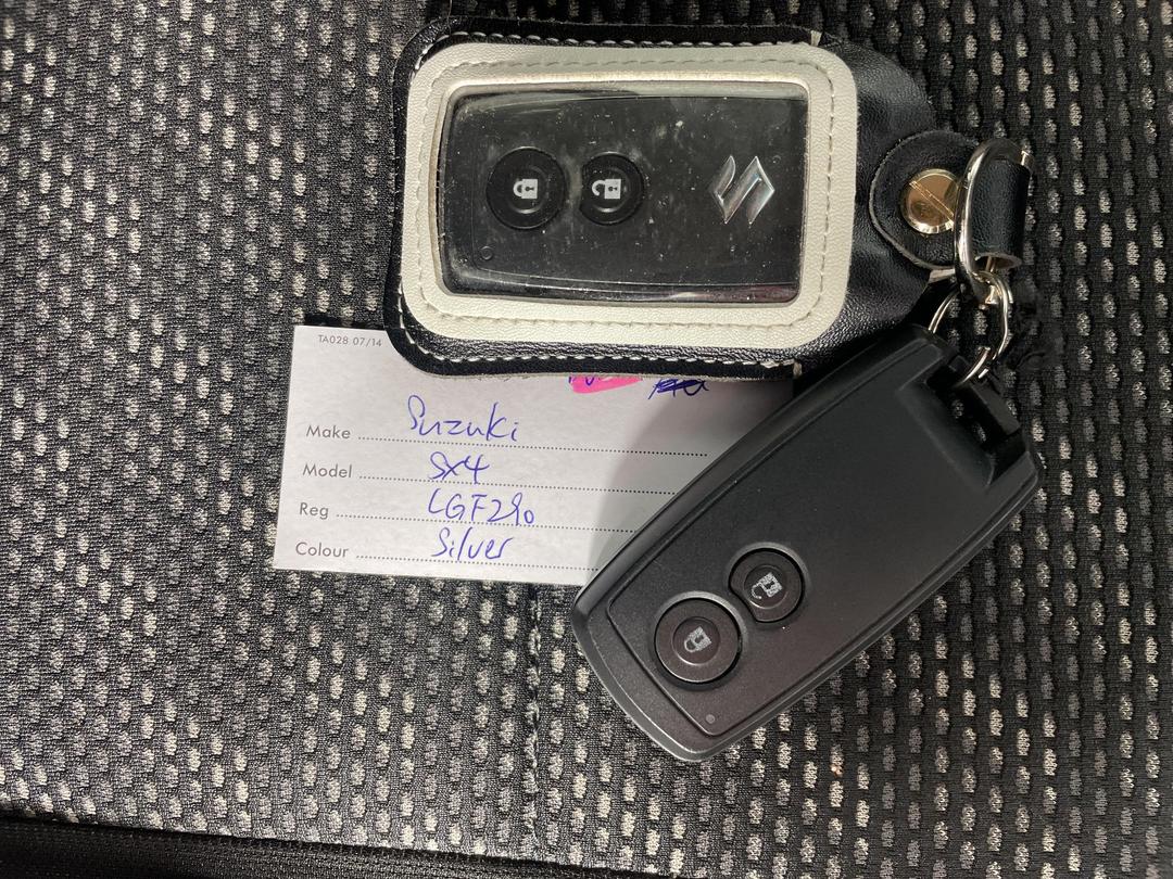 Photo '15' of Suzuki SX4