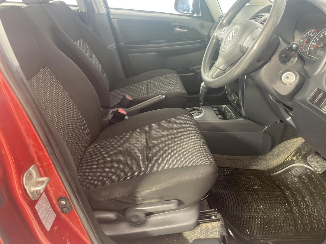 Photo '16' of Suzuki SX4