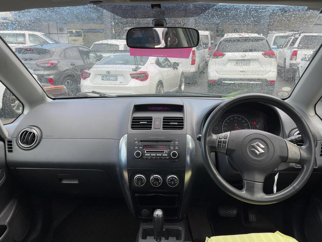 Photo '13' of Suzuki SX4