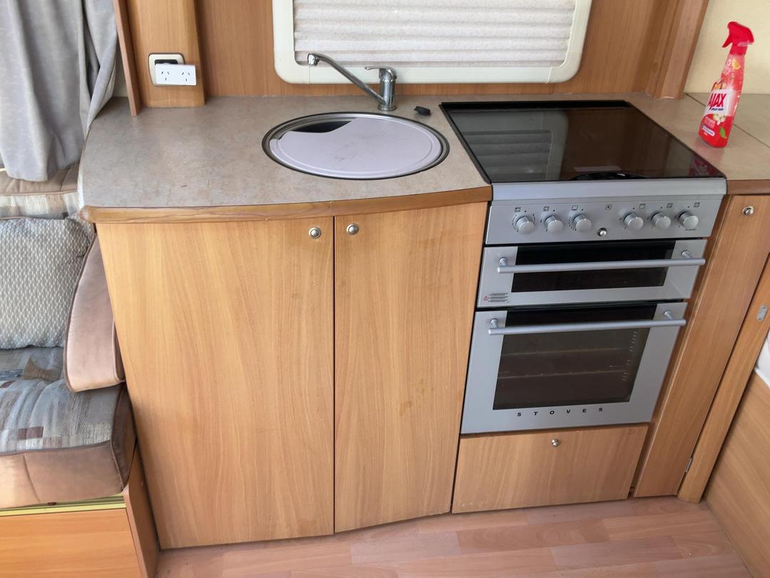 Photo '15' of Swift Conqueror 630 Caravan - Tandem Photo '15' of Swift Conqueror 630 Caravan - Tandem