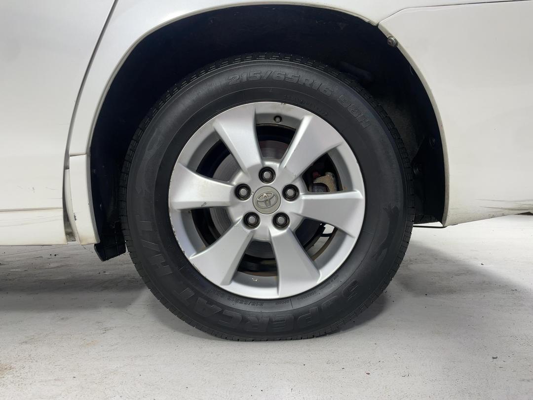 Photo '11' of Toyota Alphard