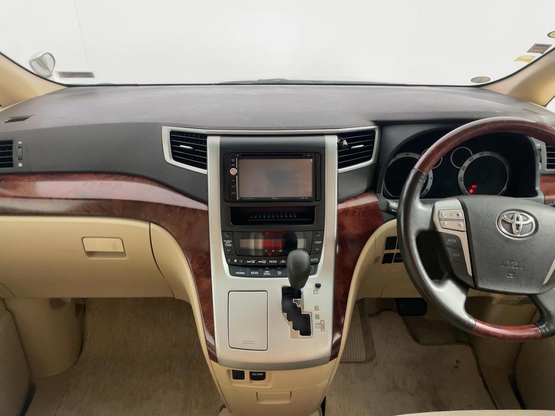 Photo '17' of Toyota Alphard