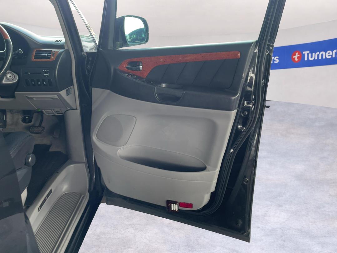 Photo '15' of Toyota Alphard