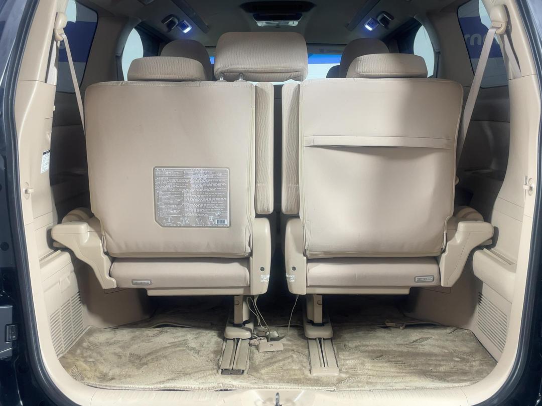 Photo '14' of Toyota Alphard