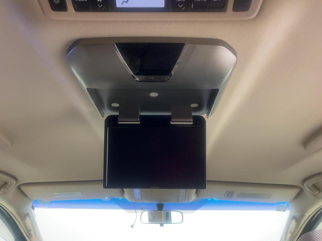 Photo '22' of Toyota Alphard
