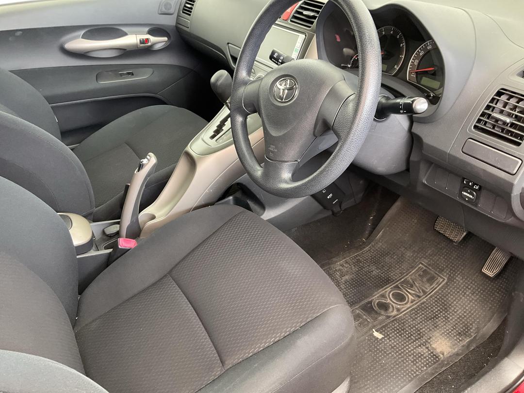 Photo '7' of Toyota Auris