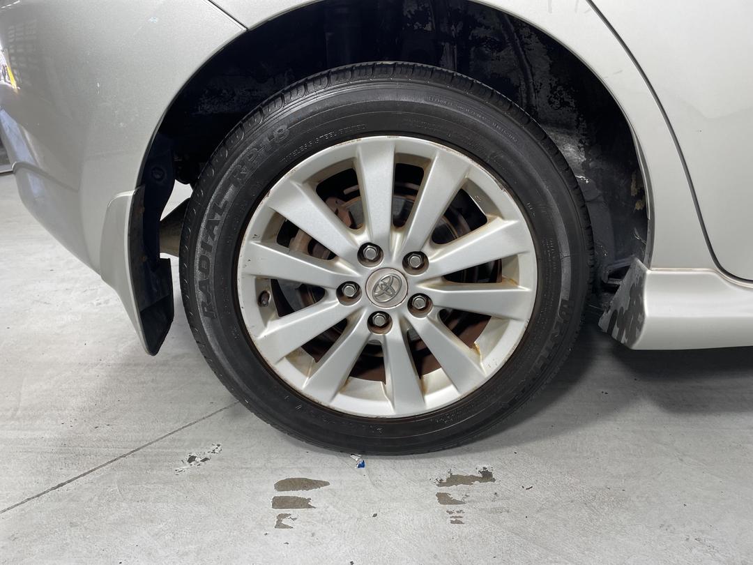 Photo '12' of Toyota Auris