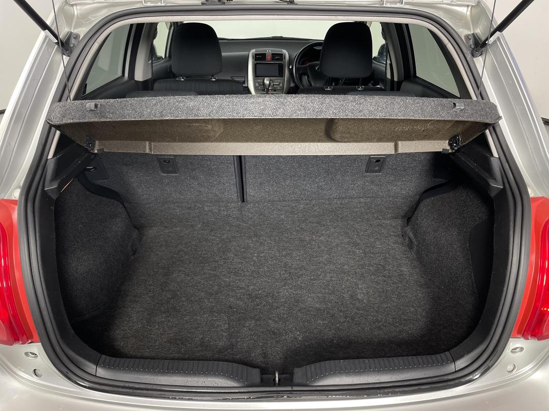 Photo '14' of Toyota Auris